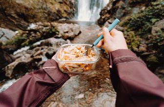 How to Keep Food Cold While Camping