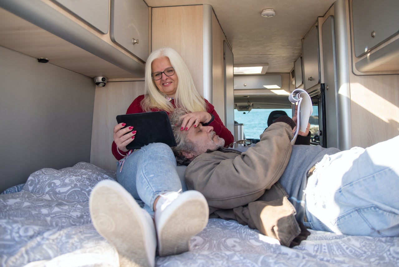How to Safely Sleep in Your Car in the Winter