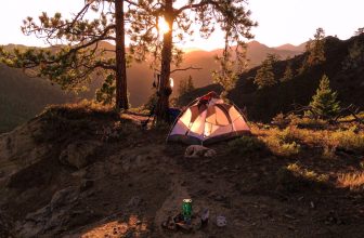 How to Choose the Best Tents for Windy Conditions